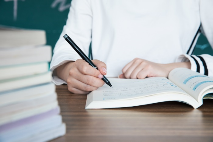 高三复读一般学费多少